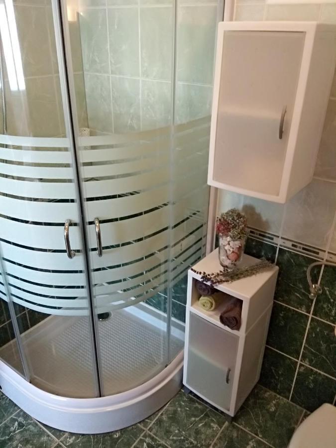 Yellow Apartmanhaz Бюк Экстерьер фото